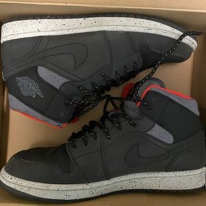 Jordan 1 mid